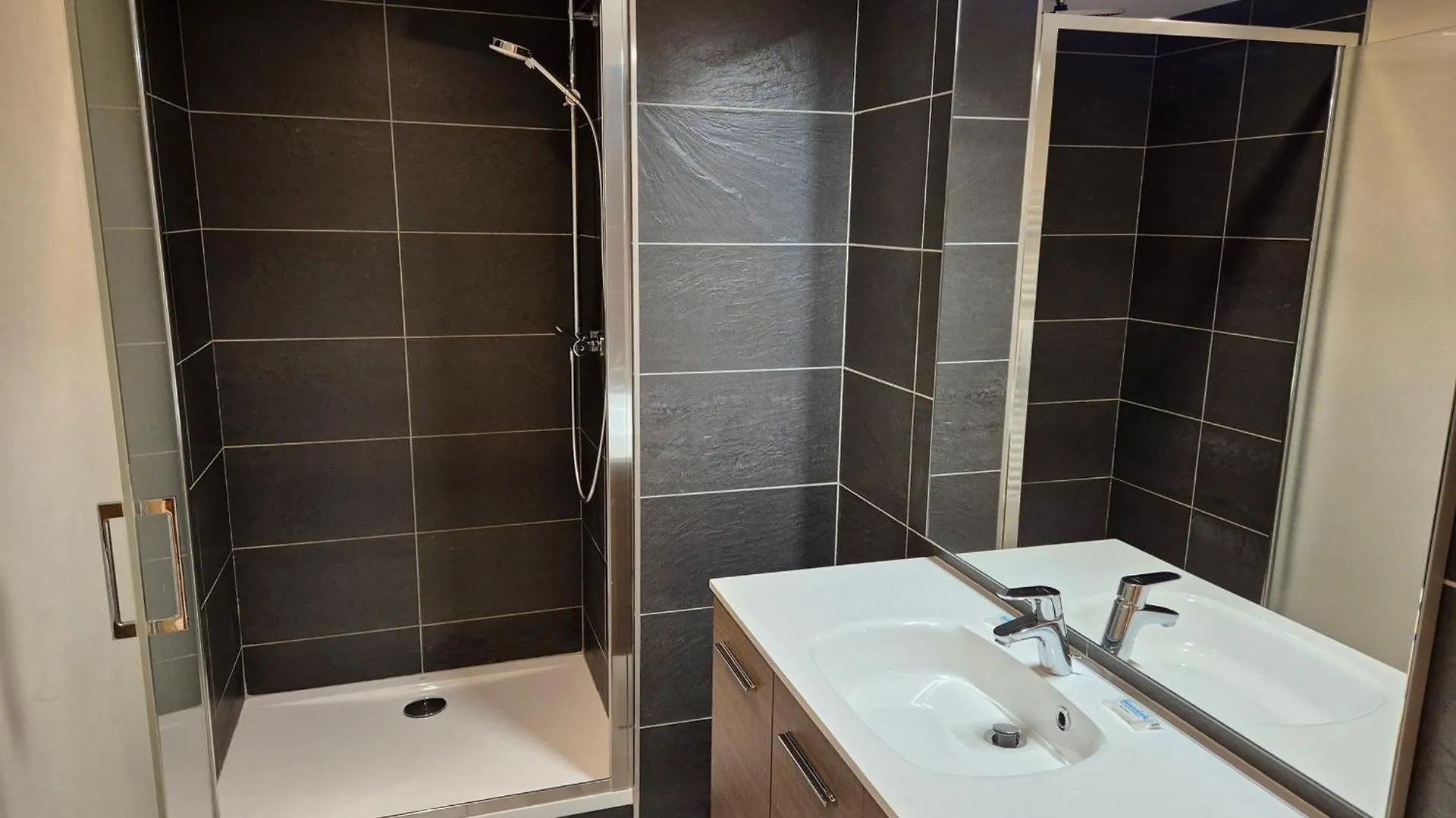 Appartement Lumineux, Neuf, A 250M Des Pistes, Animaux Admis - Fr-1-811-14 Les Deux Alpes Apartmán